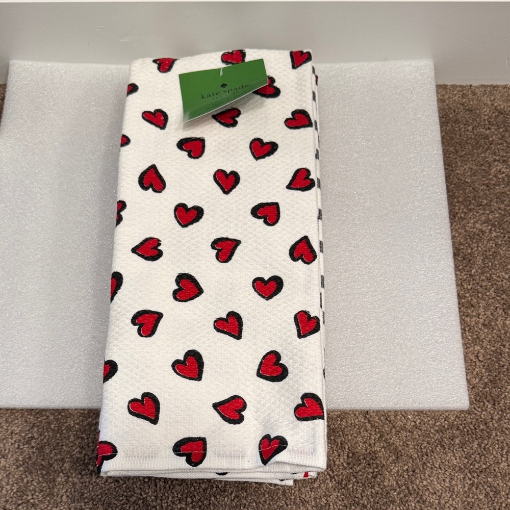 Kate Spade set of 3 heart and stripe kitchen towels NWT